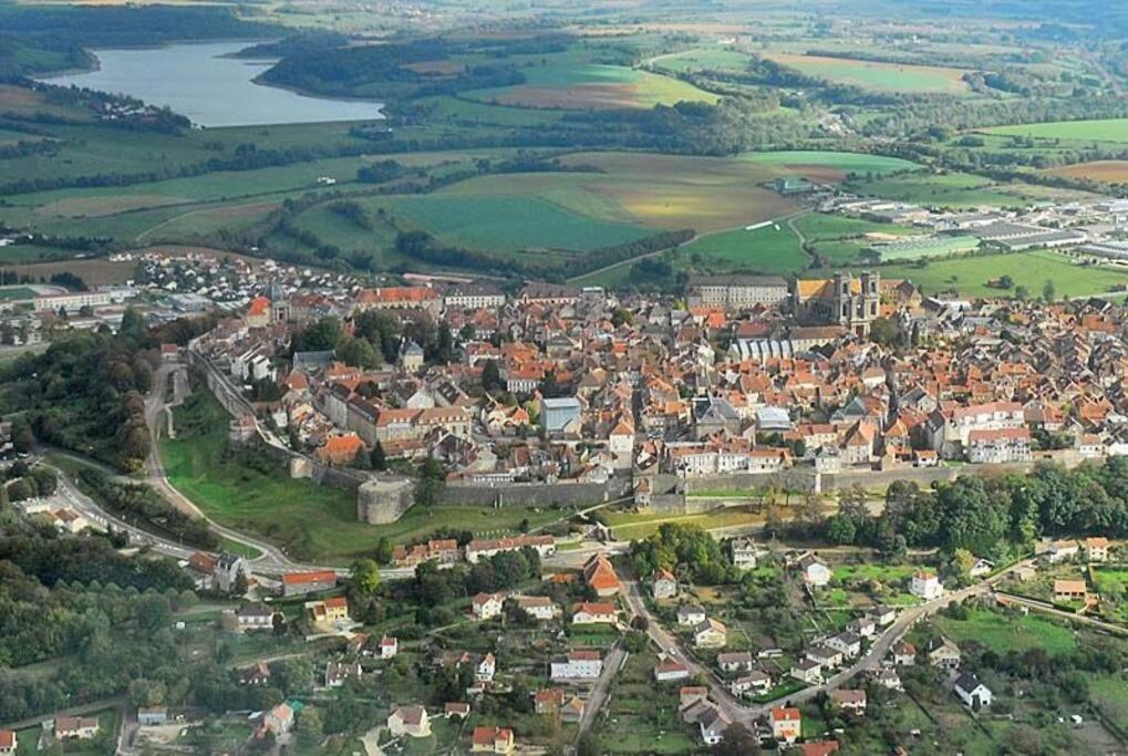 Appartement Proche Des Remparts لونْجورْ المظهر الخارجي الصورة