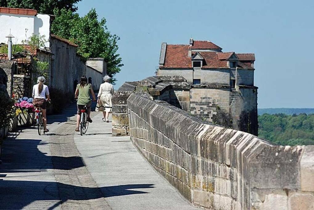 Appartement Proche Des Remparts لونْجورْ المظهر الخارجي الصورة