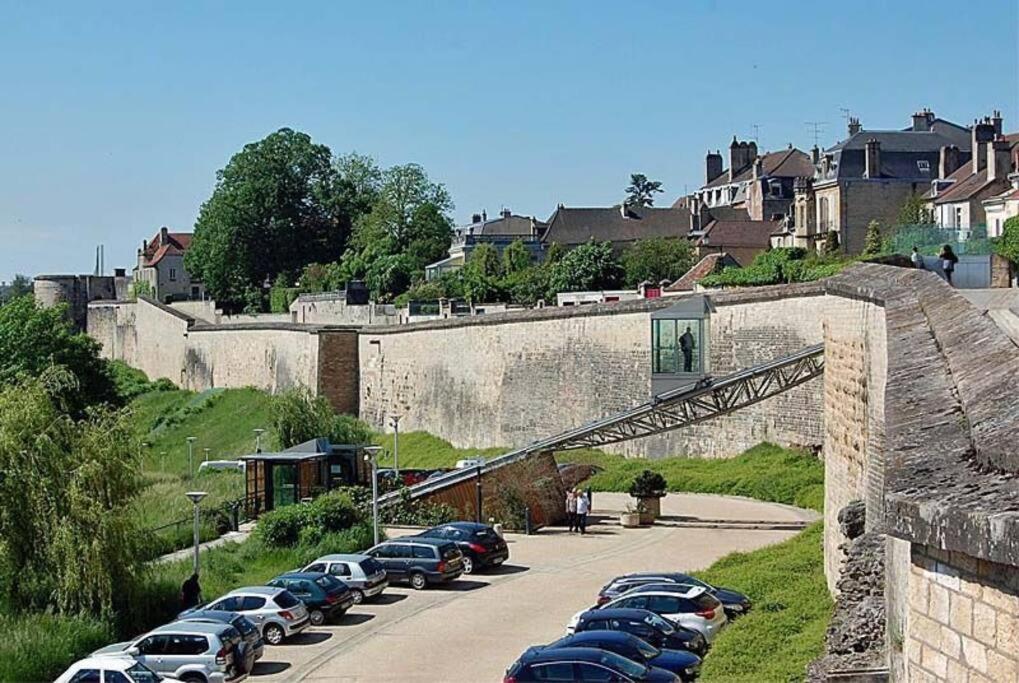 Appartement Proche Des Remparts لونْجورْ المظهر الخارجي الصورة